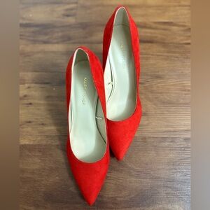 Red pumps Marc Fisher Size 8.5